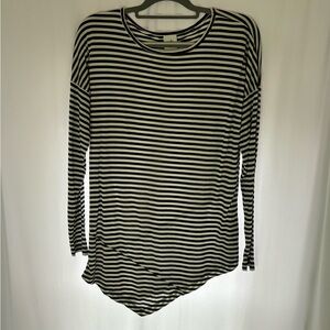 Long sleeve black and white tight fitting shirt